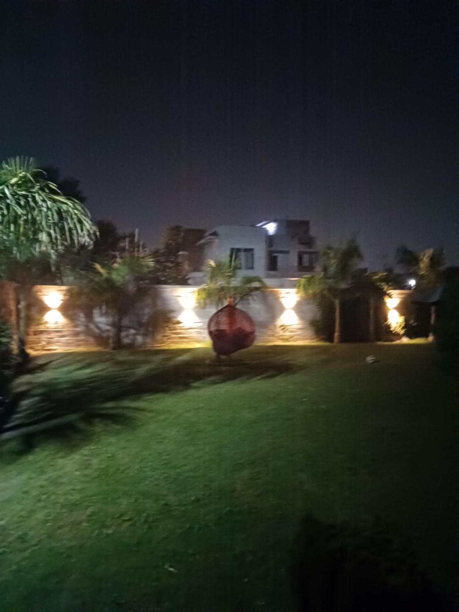 Greystone Villa, Swiming Pool , Bbq , Big Garden, Pool Table, Party Speaker, Bathtub, Kitchen, 15Mins To Golden Temple Amritsar Exterior foto